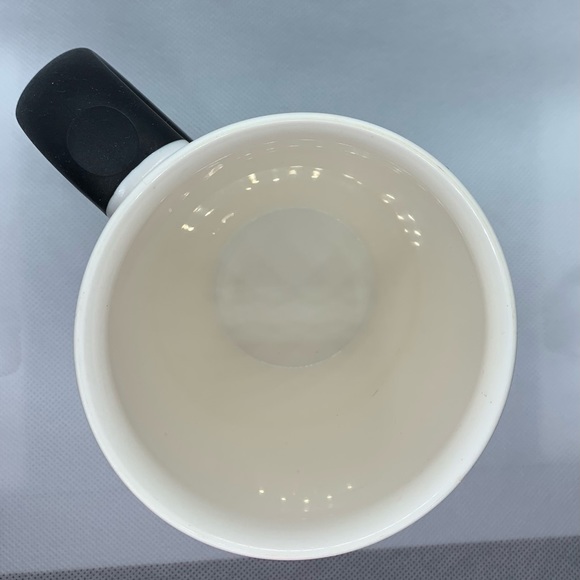 Vintage rubberized Starbucks coffee mug with lid. - Picture 4 of 4